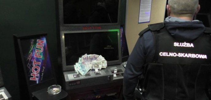 Na olsztyńskich Jarotach uderzyli w nielegalne automaty do gier. Przepychanka z właścicielem