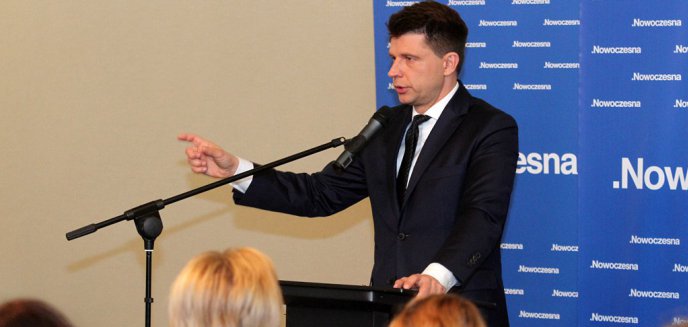 Artykuł: Petru w Olsztynie: ''Nie damy PiS-owi wypchnąć się z Europy''
