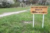 Tabliczka zamieszczona przez mieszkanców osiedla Mazurskiego