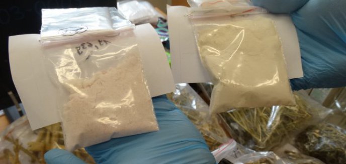 Artykuł: Kokaina i marihuana w mieszkaniu na Jarotach