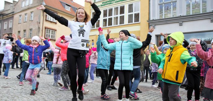 Taneczny flash mob na olsztyńskiej starówce [FOTO, WIDEO]