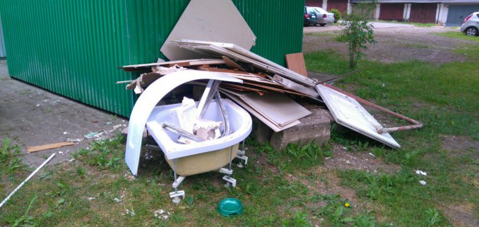 Artykuł: Podrzucał odpady budowlane na osiedlowy śmietnik