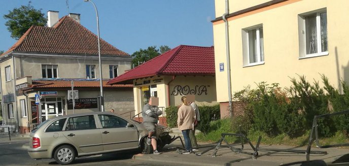 ''Skosiła'' barierki na alei Wojska Polskiego [FILM]
