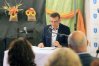 Prezydent Olsztyna, Piotr Grzymowicz, podczas czytania "Wesela" Stanisława Wyspiańskiego