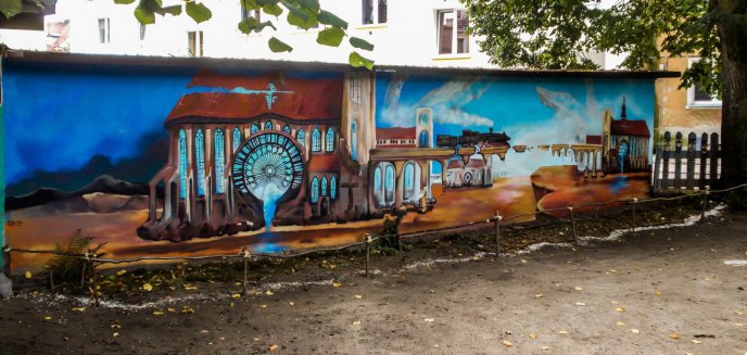 Artykuł: Podwórko ''Za torami pod lipami'' ma już swój mural. Imponujący!