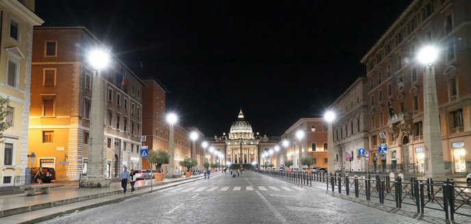 Gigantyczny świerk z Warmii i Mazur pojedzie do Watykanu. Stanie na Placu Świętego Piotra