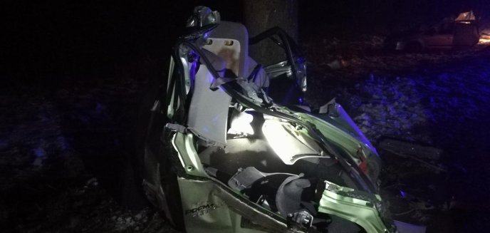 Artykuł: Auto rozpadło się na kawałki. 20-latek zginął na miejscu