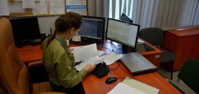 Ukraińcy pracujący w podolsztyńskiej firmie transportowej oszukiwani przez właścicielkę