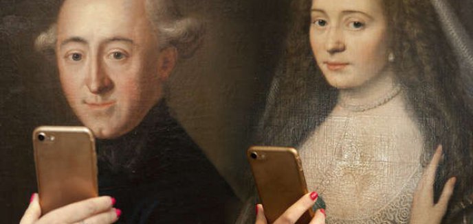 Artykuł: Museum Selfie Day. Weź smartfon do olsztyńskiego zamku