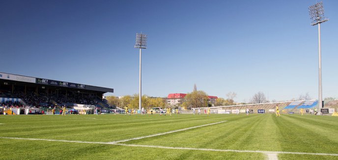 Artykuł: Nowa murawa dla stadionu Stomilu. OSiR szuka wykonawcy