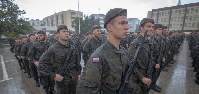 Przysięga żołnierzy Wojsk Obrony Terytorialnej w Olsztynie [ZDJĘCIA]