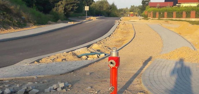 Artykuł: Hydrant na środku ścieżki rowerowej. Mieszkańcy pytają, ratusz uspokaja
