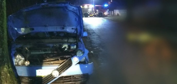 Artykuł: Tragedia pod Olsztynem. Kierowca volkswagena przejechał leżącego mężczyznę [ZDJĘCIA]