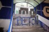Happening kibiców Stomilu przed siedzibą klubu