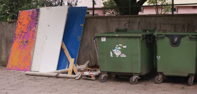 Artykuł: Smród, brud i... zniszczony telewizor, czyli śmietnikowa rzeczywistość olsztyńskich osiedli