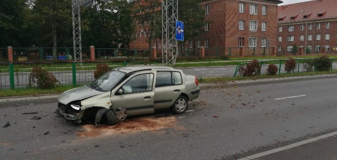 Pędził niczym rajdowiec? Groźne zdarzenie na ulicy Armii Krajowej w Olsztynie