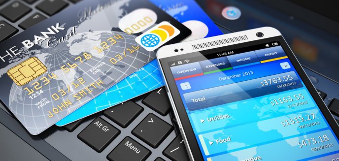 Jak bezpiecznie korzystać z bankowej aplikacji na smartfon i obronić się przed złodziejami internetowymi?
