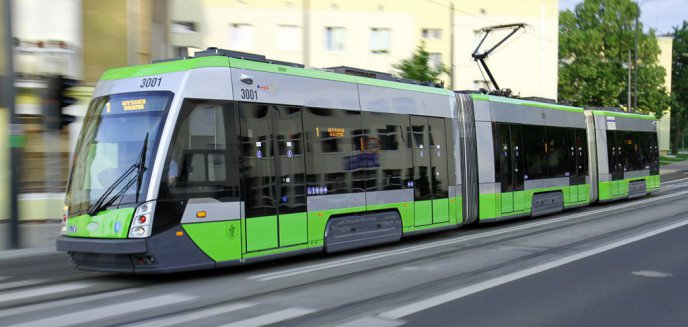 Artykuł: Trzeci weekend bez tramwajów. Znów będą naprawiać szyny