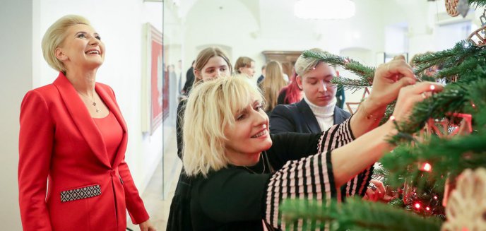 Prace olsztyńskich uczniów ozdobiły choinkę w Pałacu Prezydenckim