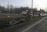 W czwartek na dk 51 na wysokości Spręcowa doszło do zderzenia dwóch pojazdów, w wyniku którego jeden z samochodów dachował. Na szczęście nikomu nic się nie stało