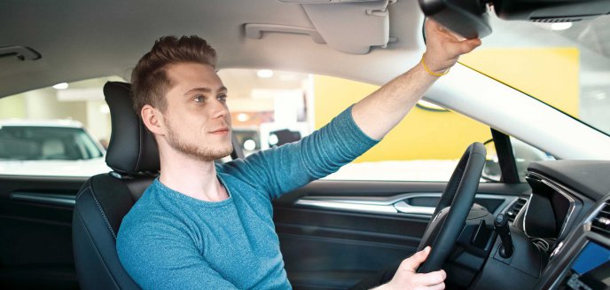 Z jakimi kosztami wiąże się ubezpieczenie samochodu dla młodego kierowcy?