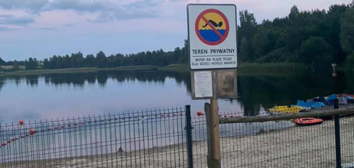 Artykuł: Zagrodził plażę nad jeziorem Tyrsko. Twierdzi, że ma zgodę właściciela akwenu
