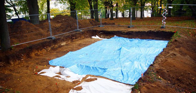 IPN ekshumuje ciała z dawnej nekropolii przy ul. Mariańskiej [ZDJĘCIA]