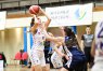Przy piłce Natalia Żukowska z KKS-u Olsztyn