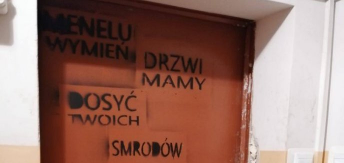 Konflikt sąsiedzki przy ul. Kołobrzeskiej: ''Menelu wymień drzwi, mamy dość twoich smrodów''