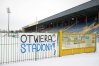 Kibice Stomilu Olsztyn w weekend umieścili transparent "Otwierać stadiony!" na stadionowej bramie