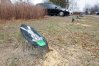 Symbol świąt wielkanocnych na jednym z pniu po wyciętym drzewie na ulicy Krasickiego
