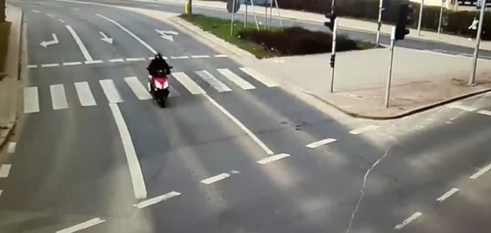 Pijany motorowerzysta stworzył zagrożenie na rondzie Bema w Olsztynie [WIDEO]