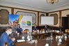 Młodzi szczypiorniści u prezydenta Olsztyna, Piotra Grzymowicza