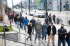 Porana kolejka w sobotę do mobilnego punktu szczepień w Olsztynie
