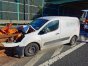 24-letni kierowca citroena uderzył w barierkę na S51 pod Olsztynkiem
