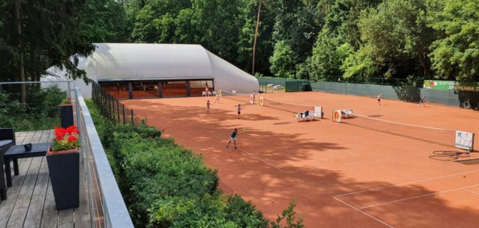 Artykuł: Tenis. Z Jakubowa w Polskę i daleki świat