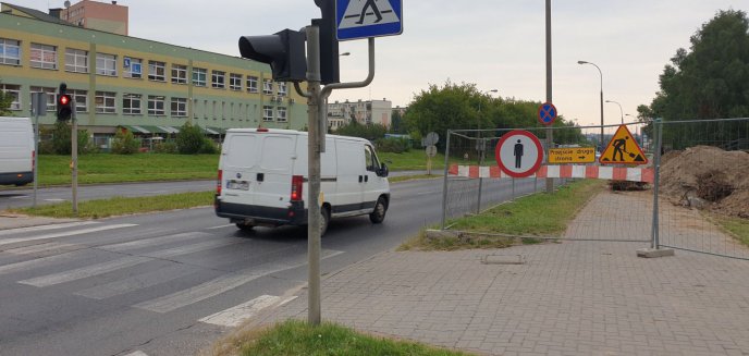 Po naszej interwencji MPEC zmienił oznakowanie na chodniku przy ul. Wyszyńskiego