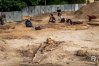 W Mikołajkach odnaleziono 150 ludzkich szczątków, pochodzących głównie z XVIII wieku oraz przedmioty - najstarsze sprzed 4 tys. lat!