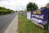 W Olsztynie pojawiły się bannery z obraźliwymi hasłami na temat PiS-u