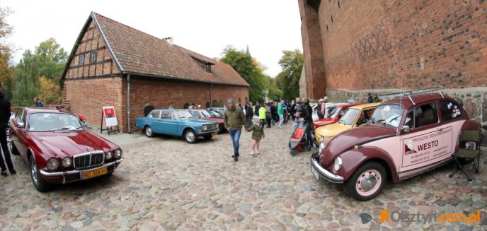 Kultowe pojazdy pod olsztyńskim zamkiem. Najstarsze samochody miały niemal 100 lat! [ZDJĘCIA]