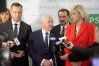 Gustaw Marek Brzezin (w środku) podczas konferencji prasowej w trakcie Wojewódzkiego Zjazdu Delegatów PSL w Olsztynie