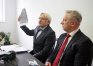 Profesor Wojciech Maksymowicz oraz jego pełnomocnik Sławomir Trojanowski odpowiedzieli na pytania dziennikarzy dotyczących m.in. rzekomych eksperymentów na dzieciach, dyżurów w szpitalu czy śmierci pacjentki, do jakiej miało dojść w wyniku błędu lekarskie