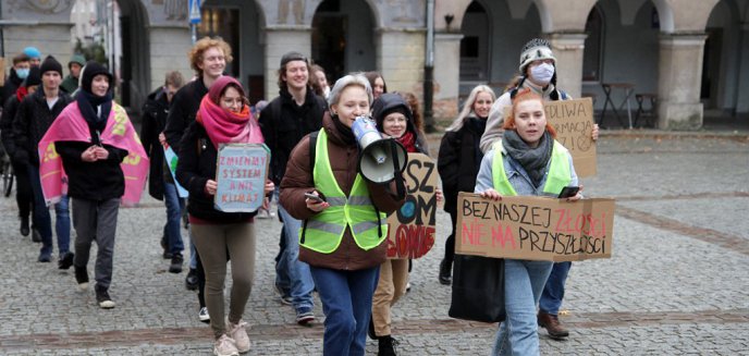Artykuł: Młodzieżowy Strajk Klimatyczny na ulicach Olsztyna. Uczestniczka: ‘’Ziemia to nasza wspólna planeta’’ [ZDJĘCIA, WIDEO]