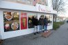 Koledzy z Bangladeszu od sierpnia czekają na możliwość otworzenia lokalu
