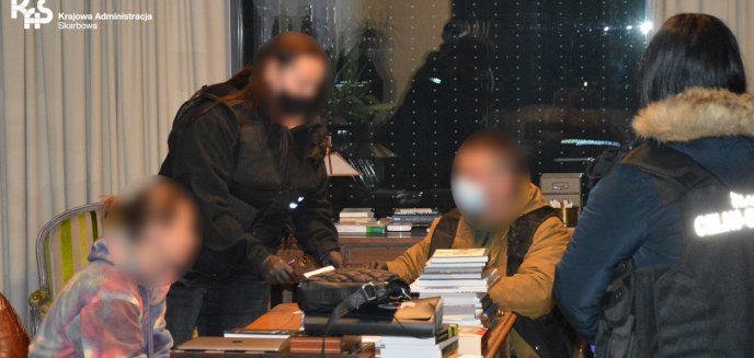 Artykuł: Pracownicy KAS z Olsztyna uderzyli w gang hazardowy. Zatrzymano 7 osób [ZDJĘCIA]