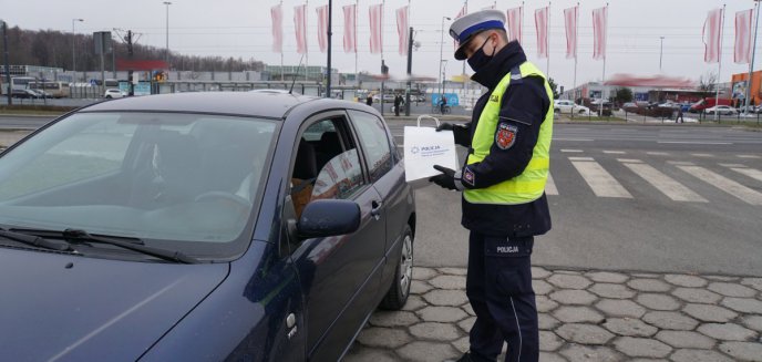 Artykuł: Prezenty od olsztyńskich policjantów w Mikołajki. Nie były to mandaty