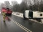 Na drodze wojewódzkiej nr 527 przewrócił się bus