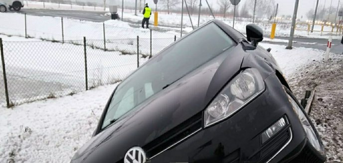 Artykuł: Kolizja na DK16 w pobliżu Łęgajn. 55-letnia kierująca mazdą uderzyła w volkswagena