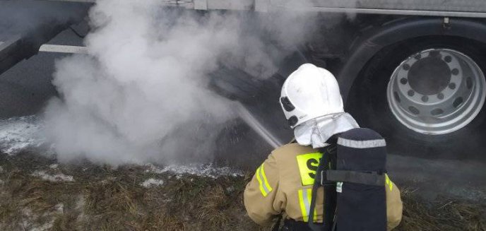 Artykuł: Groźna sytuacja na DK 16 pod Olsztynem. W ciężarówce przewożącej mleko zapaliła się opona [ZDJĘCIA]