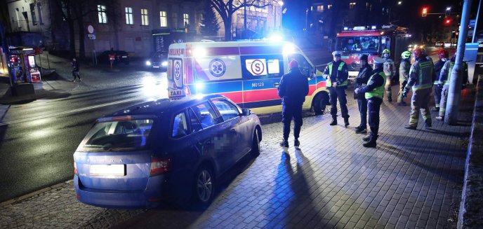 Artykuł: Kolizja w centrum Olsztyna. 50-letni kierowca forda zderzył się z taksówką [ZDJĘCIA]